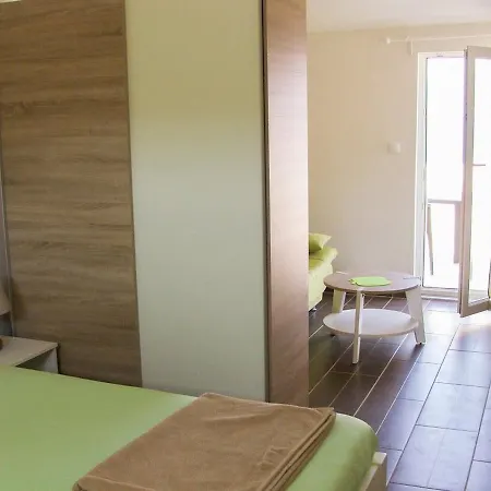 Apartman Marieta *